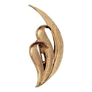 Vintage Signed Gerrys Textured Goldtone Swirl Brooch Pin